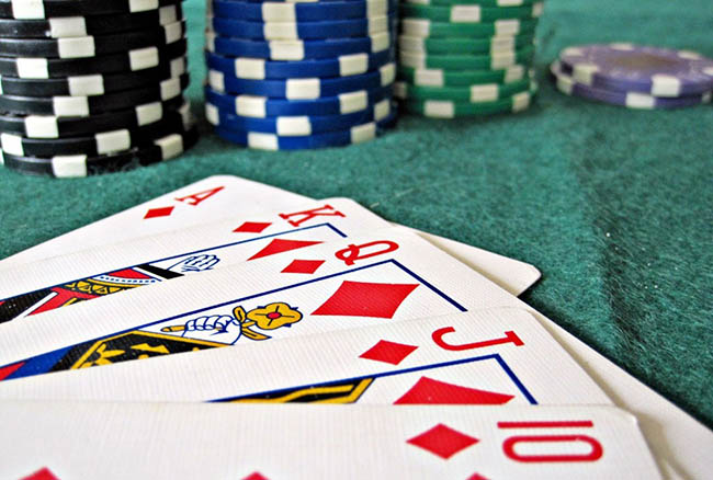 Một số kinh nghiệm chơi game bài tiến lên miền Bắc online & offline